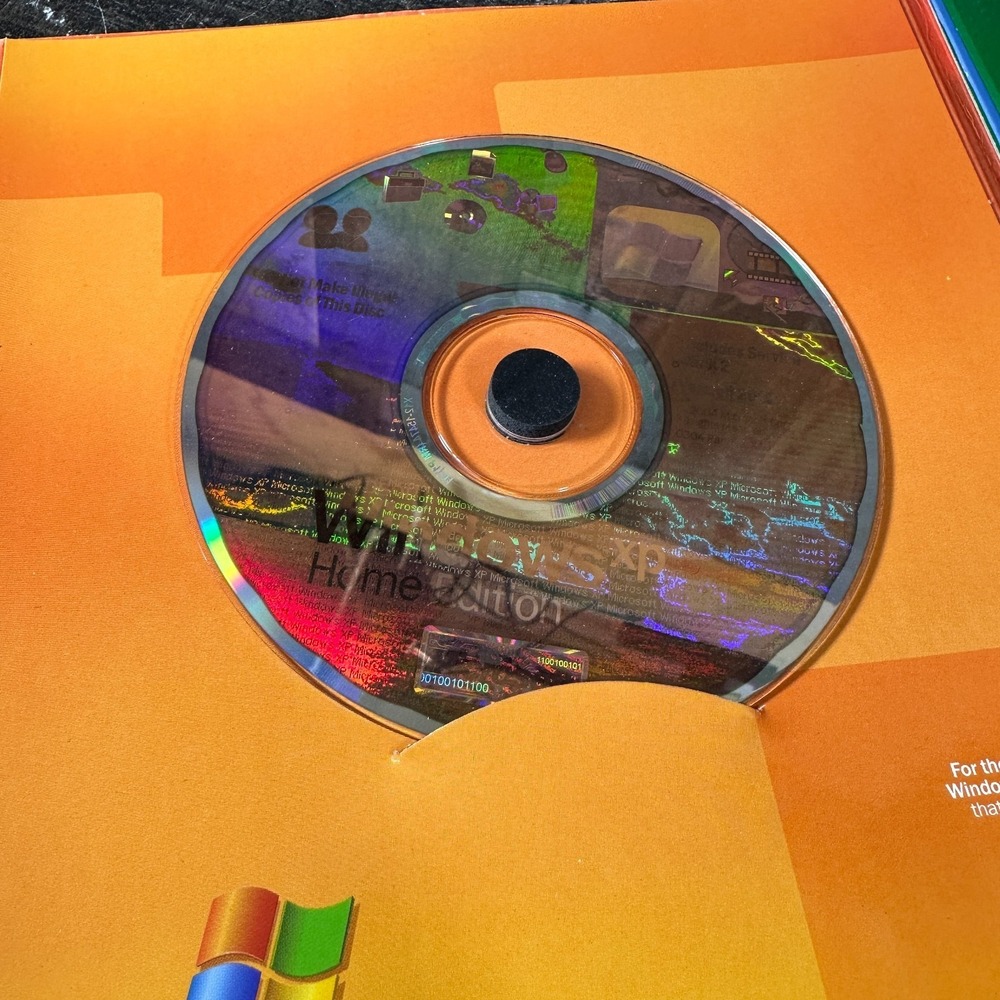 Microsoft Windows XP Home Edition CD Software Version 2002 - Picture 4 of 4
